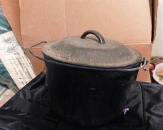 Cast Iron Dutch Ovens