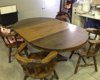 Pine pedestal base table with chairs