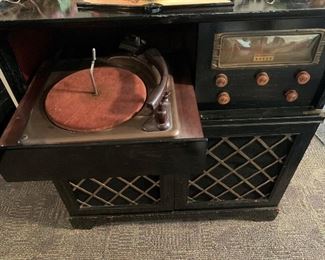 Vintage Gilfillan Record and Radio in Ebonized Cabinet