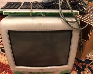 ORIGINAL MAC COMPUTER 