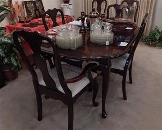 Cherry wood dining table with 6 chairs