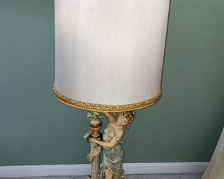 VINTAGE FIGURAL LAMP 