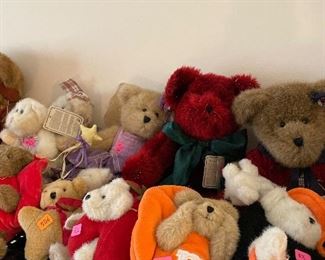 BOYDS BEARS COLLECTION 