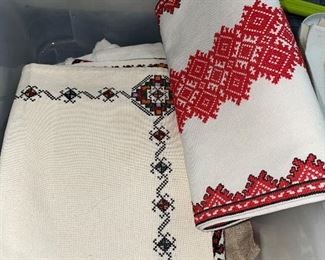 TRADITIONAL UKRAINIAN LINENS
