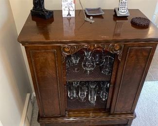 VINTAGE BAR CABINET 