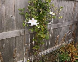 YARD DECORATIONS