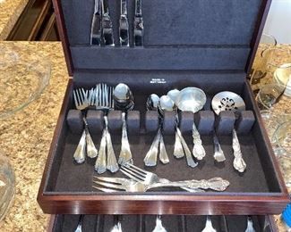 VINTAGE SET OF STAINLESS FLATWARE