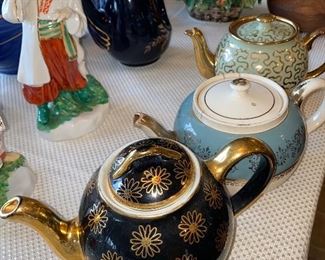 VINTAGE TEAPOTS