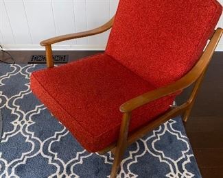 VINTAGE MCM ARM CHAIR