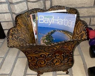 METAL FIREPLACE LOG BASKET