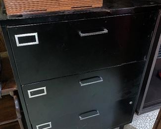 METAL FILE CABINET