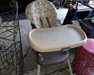 HIGH CHAIR WITH TRAY