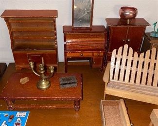 VINTAGE DOLLHOUSE FURNITURE AND MINIATURES