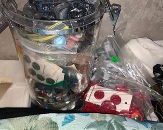 BUTTONS AND SEWING NOTIONS