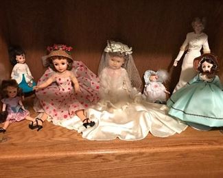 Lots of vintage dolls