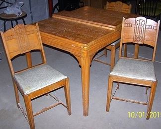 Oak table w/ 3 chairs