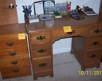 Small desk, small 4 drawer cabinet