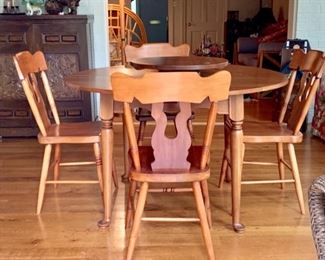 Duckloe Table and Chairs