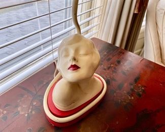 Deco figural lamp