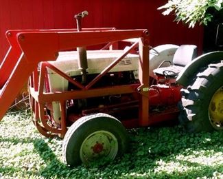 Ford Model 800 Tractor