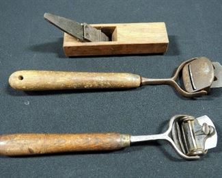 Vintage Stanley Wood Handled Box Scrapers Qty. 2 And Small Hand Held Wood Box Plane