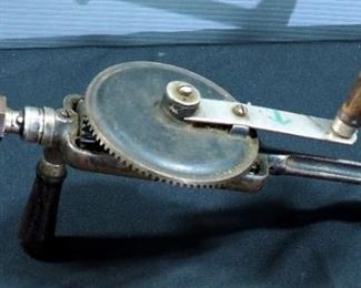 Vintage North Bros."Yankee" No. 550 Manual Hand Drill And "D. Stolp Of Zutphen" Tool Reference Catalog Dated 1982