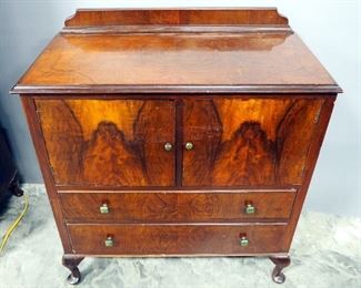 Antique Solid Wood Buffet With 2 Drawers And Storage Cabinet, 39.5" x 36" x 19"