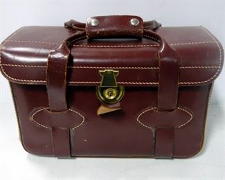 Vintage Graflex Cameras With Synchronized Range Finders Qty 2, And Adapt-A-Roll 620 Graphic Film Holders Qty 4, And Leather Camera Bag