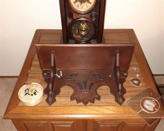 Thomasville side table, antique Shelf an antique clock