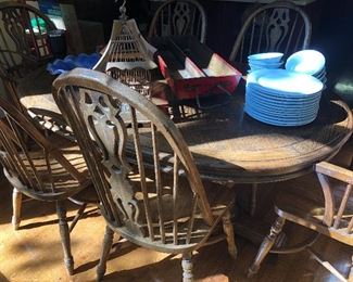Kitchen table with 6 chairs and extra leaf (not shown here)