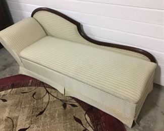 Victorian Style Chase Lounge Chair