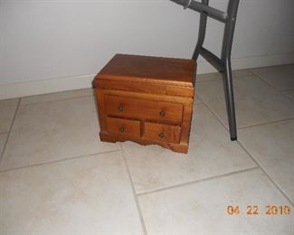 Jewelry box
