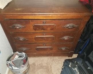 Antique chest of drawers