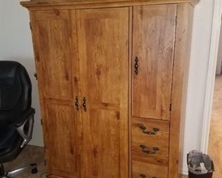 Computer armoire