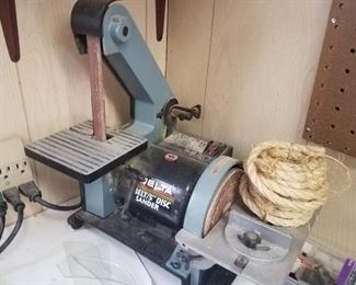 Delta sander