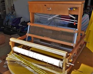 Leclerc tabletop loom and accessories