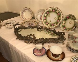Mirrored Plateau and various china pieces