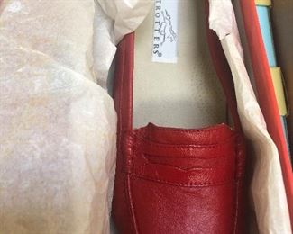 Women’s shoes size 11