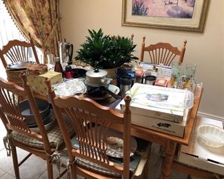 Oak kitchen table & chairs 