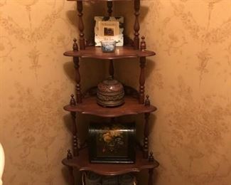 Corner shelf 