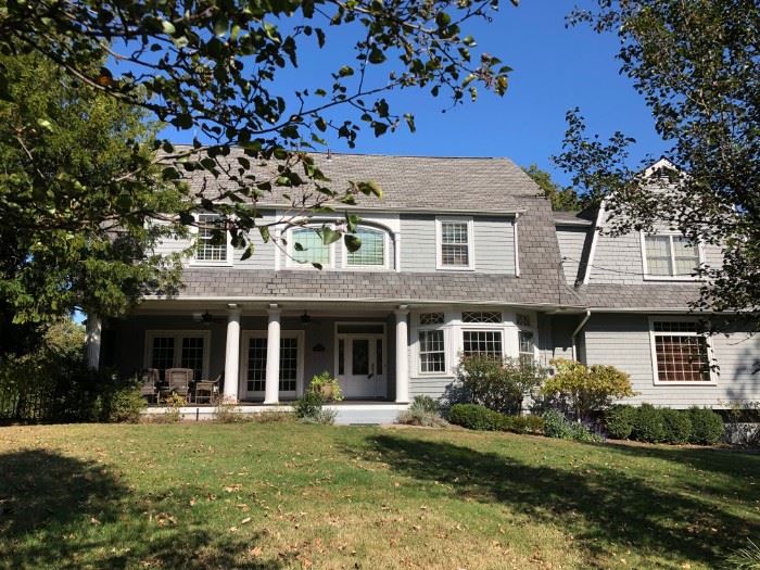 Contents of Beautiful Home!