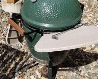 Medium Big Green Egg ~ brings new flavors to Thanksgiving!