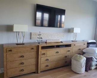 I WOULD DIE FOR THIS DRESSER SET! ULTRA STUNNING IN PERSON...THIS ALSO COMES IN 3 SEPARATE PIECES!