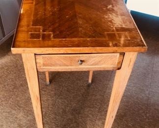 BOOK MATCHED VENEER SIDE TABLE                       
WITH DRAWER