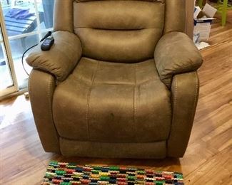 Electric lift chair/ recliner 