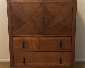 Wonderful Oak Vintage/Antique Dresser (LOVE the doors!)
