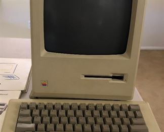 Vintage MacIntosh! w Case