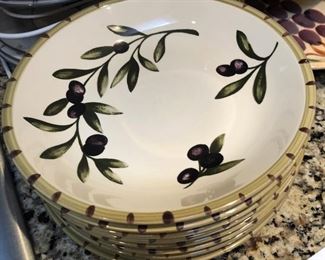 Williams-Sonoma Made in Portugal Salad/Pasta Bowl Set