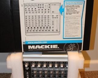 1202 - VLZ3 Mackie Premium 12-channel compact mixer.