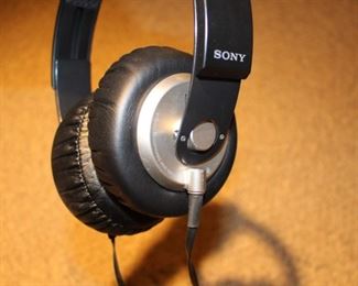 Sony MDR-XB500 Extended Bass Stereo Headphones